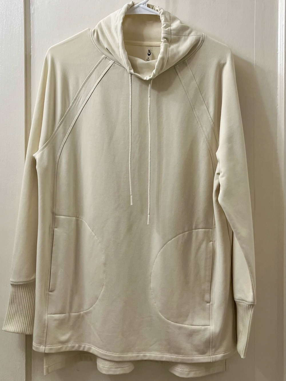 NWOT Women’s Cream Pullover Hoodie with Kangaroo Pockets NWOT